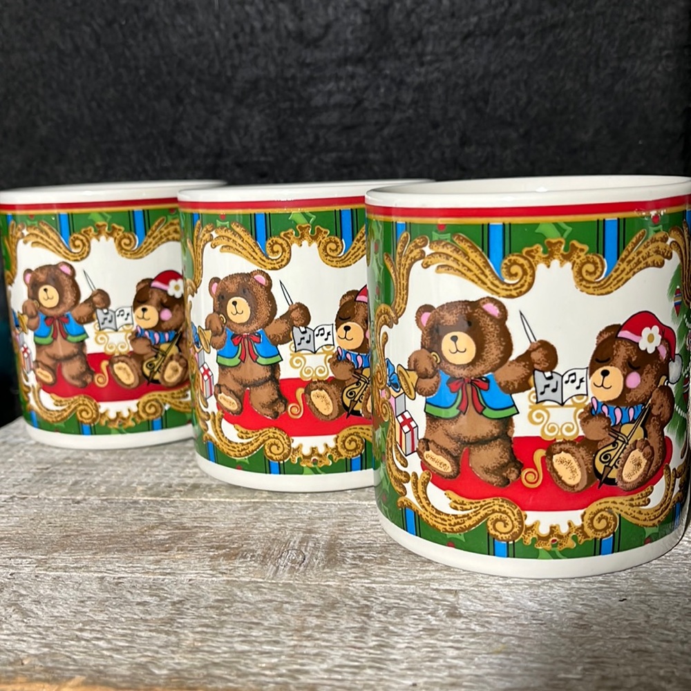 3 Charlton Hall Kobe Christmas Teddy Bear Musicians Holiday Holly Motif Mug